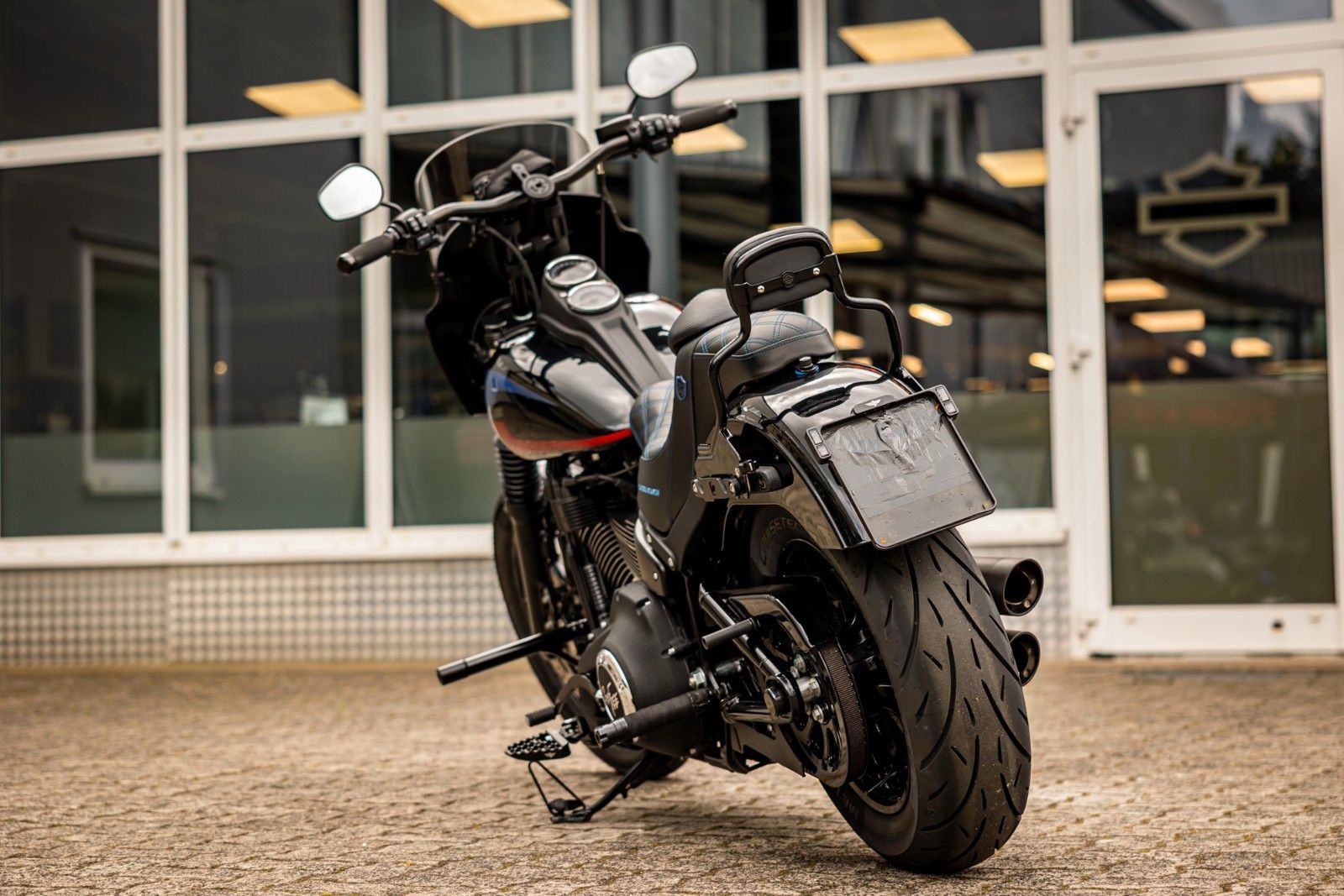 Fahrzeugabbildung Harley-Davidson FXLR LOW RIDER - JEKILL & HYDE -