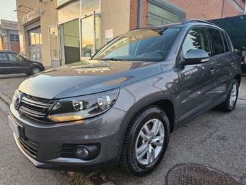 Volkswagen Tiguan - 2