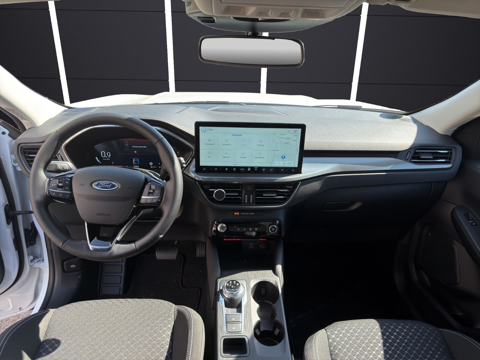 Fahrzeugabbildung Ford Kuga Titanium/Pano/Shz/LenkrdHZ/Rückfahrkamera