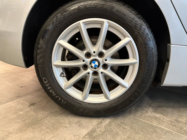 BMW 218 d Active Tourer*Klima*AHK*LED*Navi*Bluetooth