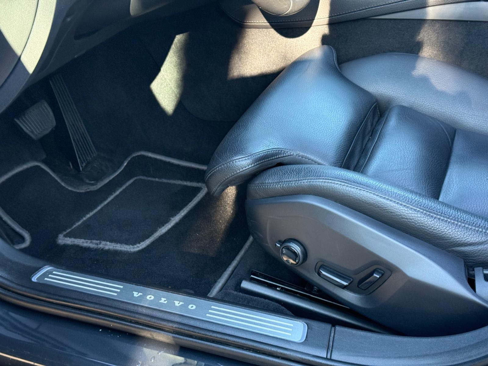 VOLVO V90 235 ch 4X4 BVA - HAYON ÉLECTRIQUE - PACK SPORT - TOIT OUVRANT