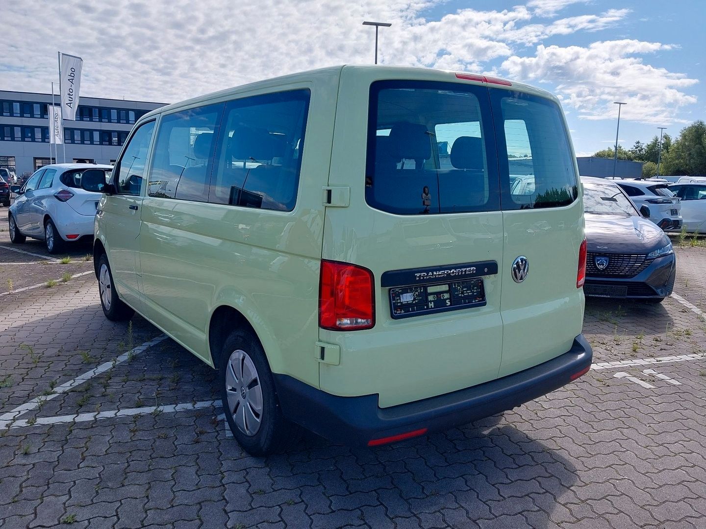 Fahrzeugabbildung Volkswagen T6 Kombi 2.0TDI 9-SITZE KLIMA TELVOR FLÜGELTÜREN