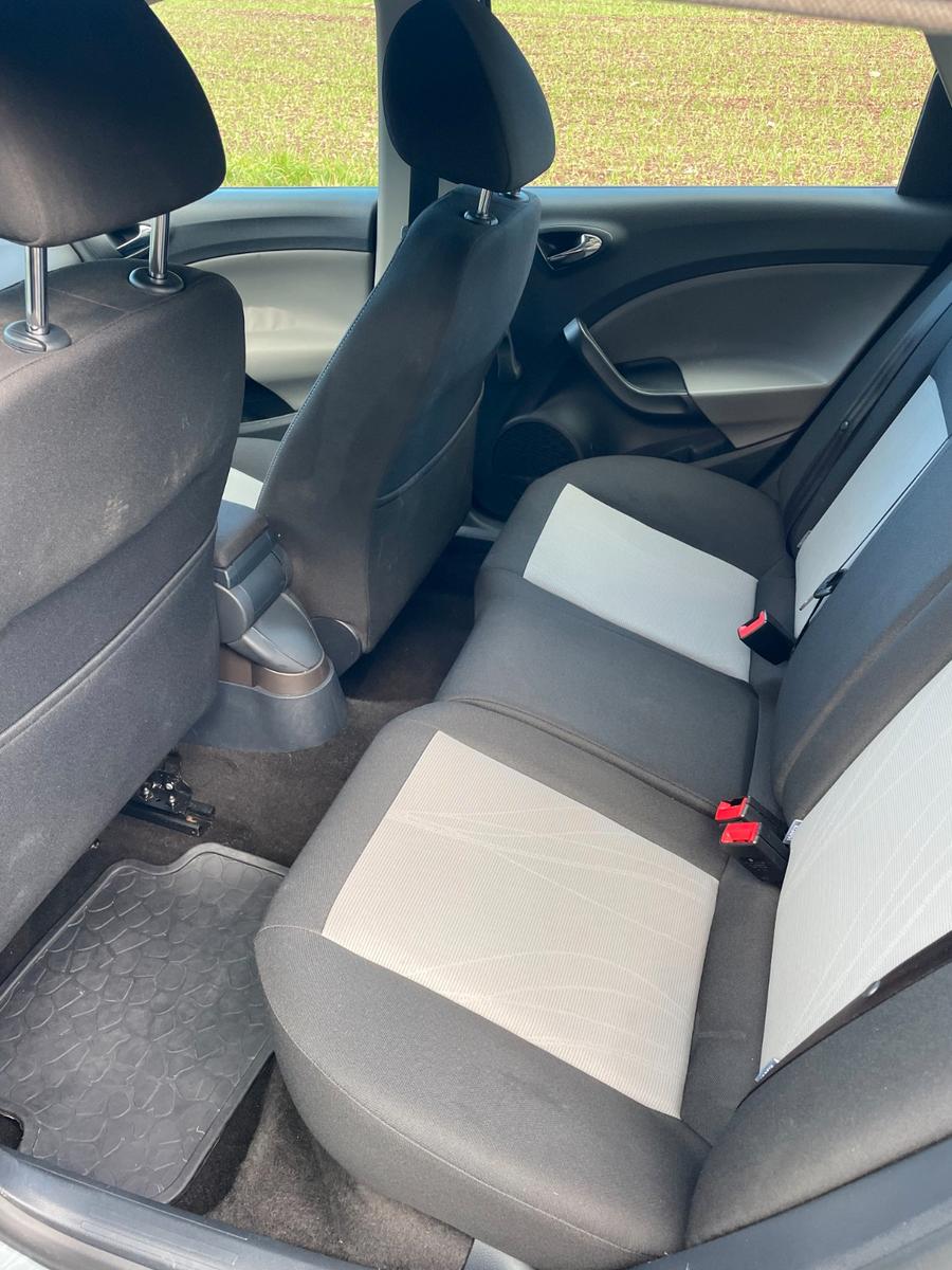 Seat Ibiza 2013 — photo 10