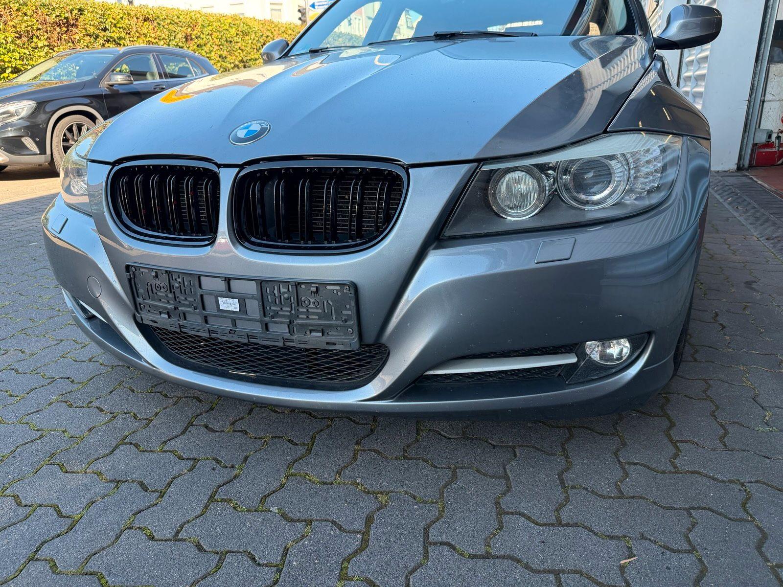 BMW 318, 2011