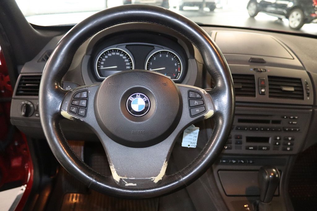 Fahrzeugabbildung BMW X3 3.0i xDrive Aut.-AHK-PDC-Klima-Xenon-Leder-