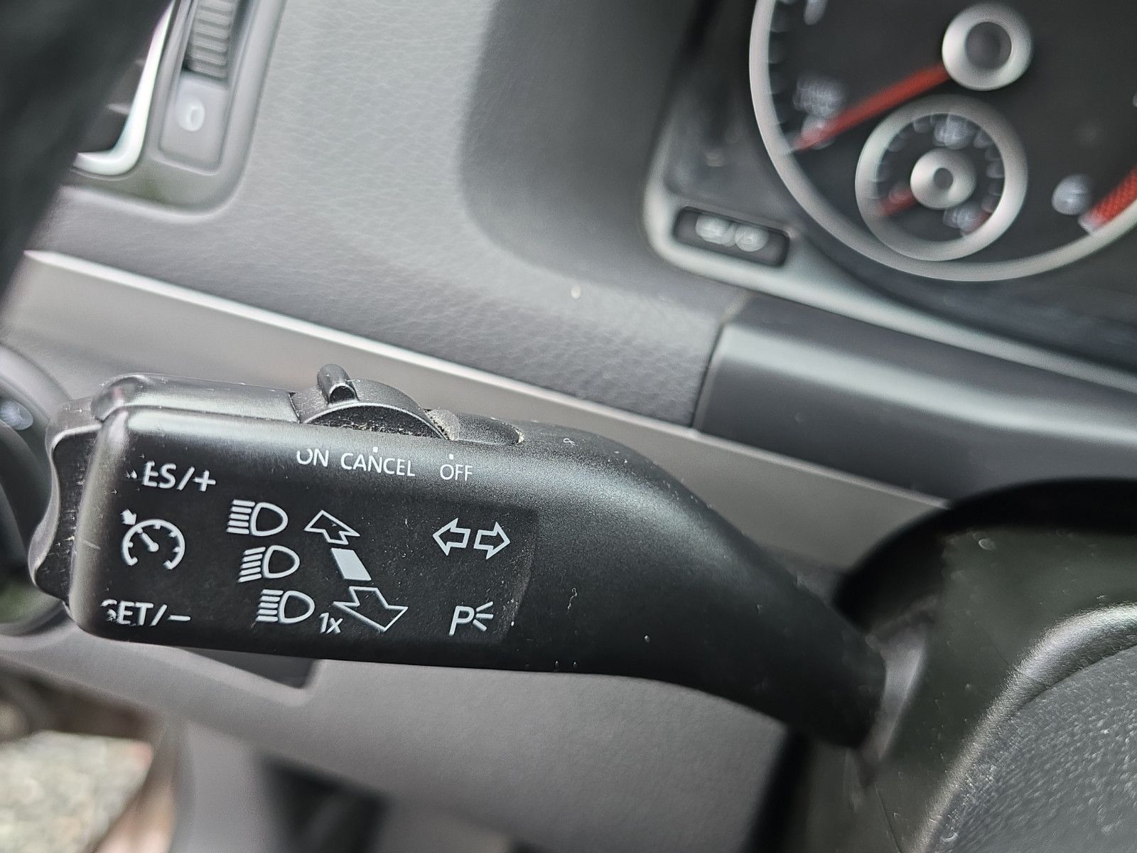 Fahrzeugabbildung Volkswagen Touran Trendline 1,6TDI 7 Sitze Tempomat