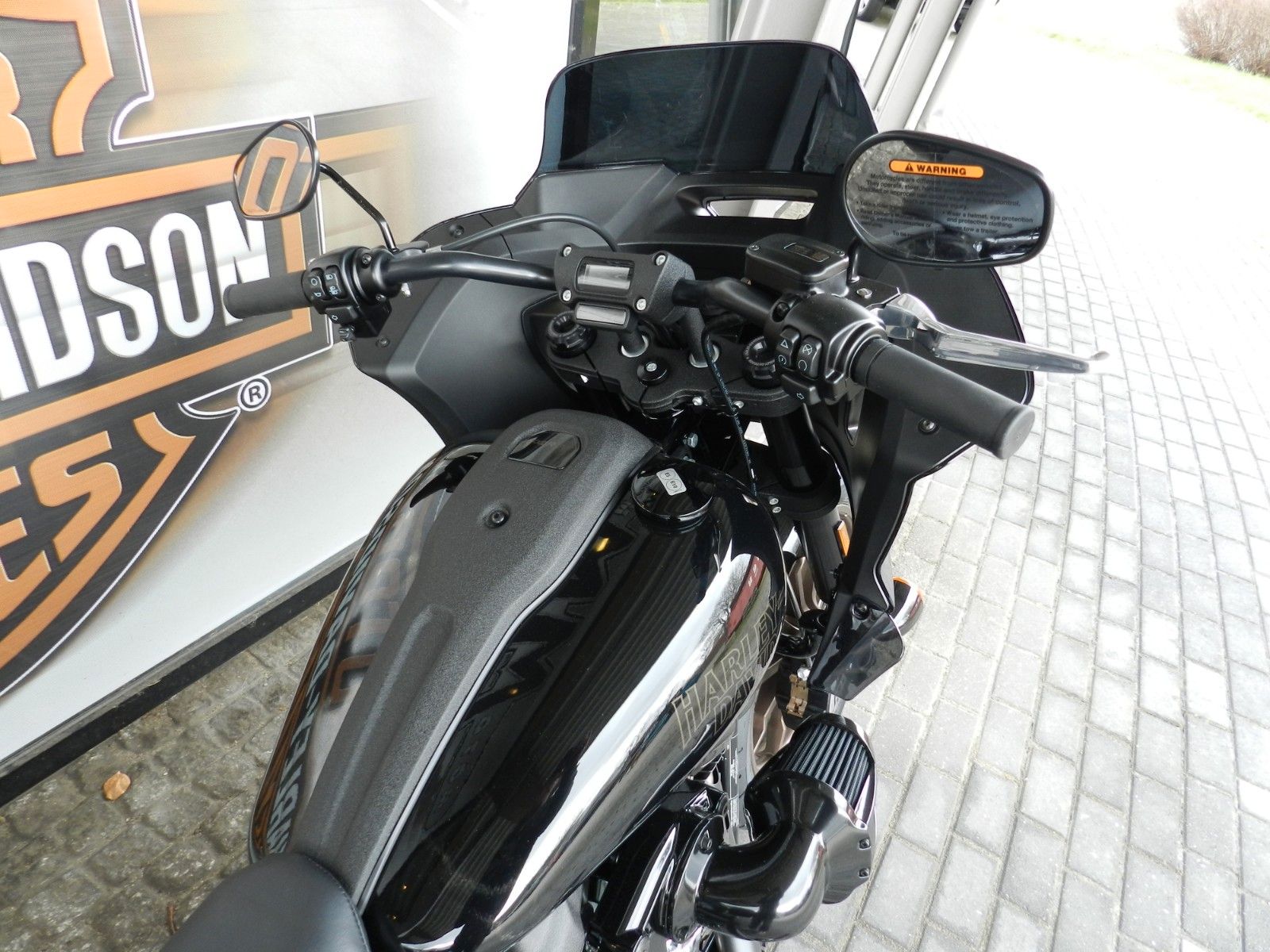 Fahrzeugabbildung Harley-Davidson Softail Low Rider ST MJ 2023