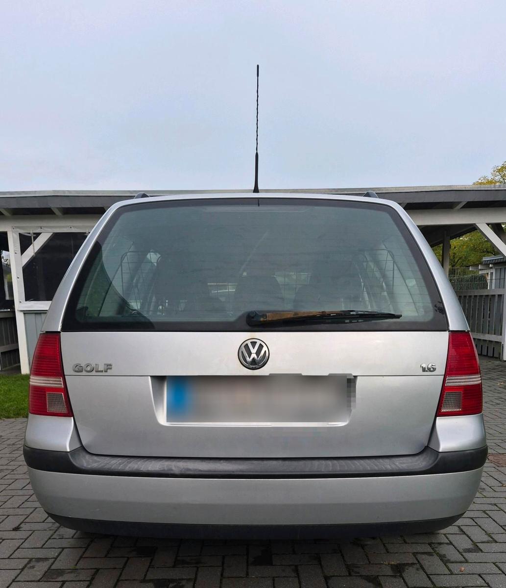Volkswagen Golf 2005 — interior