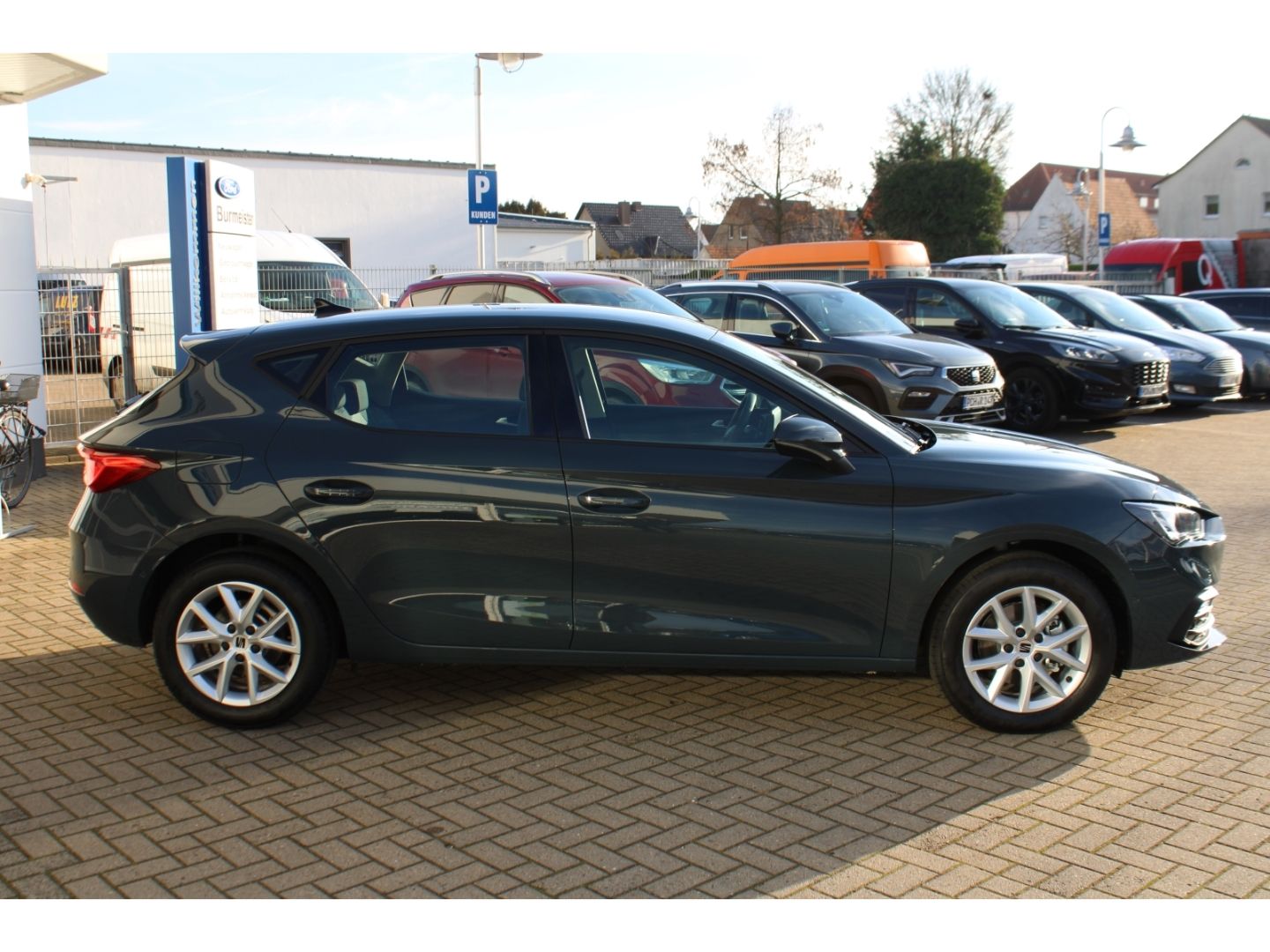 SEAT Leon 1.5 eTSI Style DSG ACC LED DAB PDC RFK SHZg - Image 6