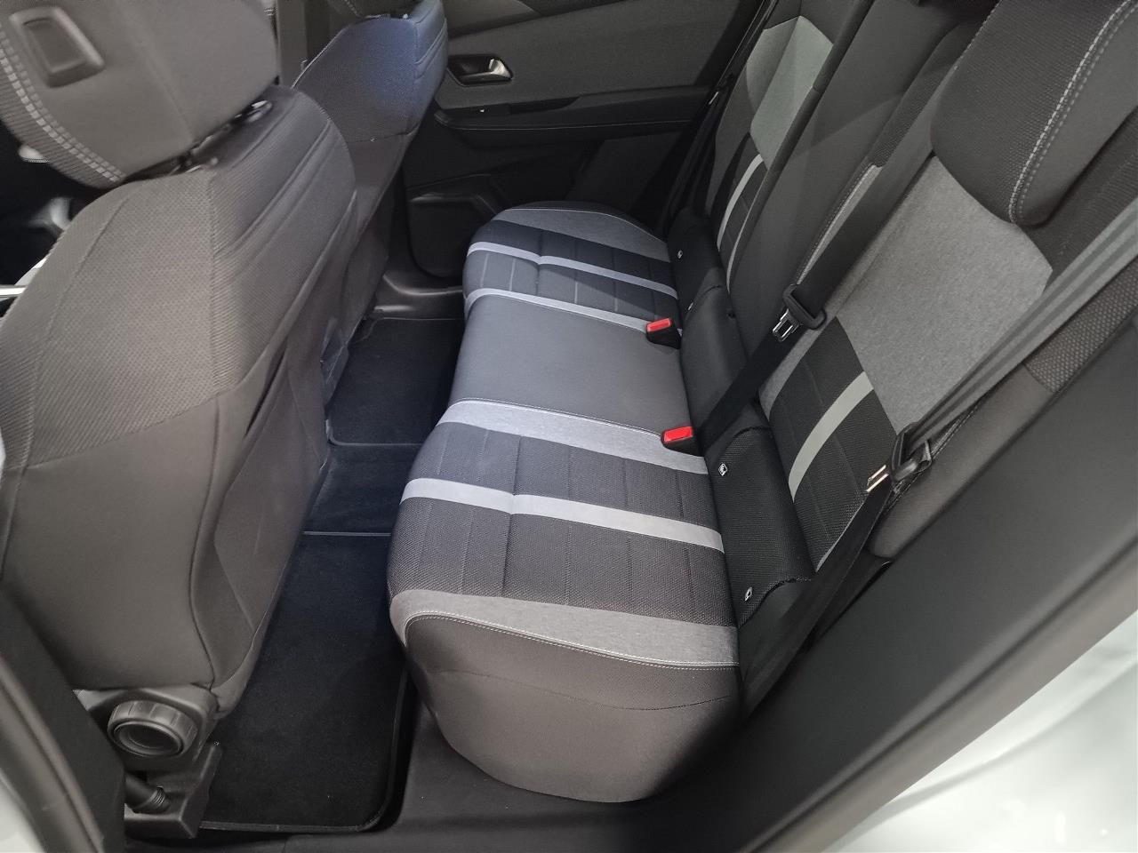 Fahrzeugabbildung Opel Grandland Electric 157KW Edition Automatik