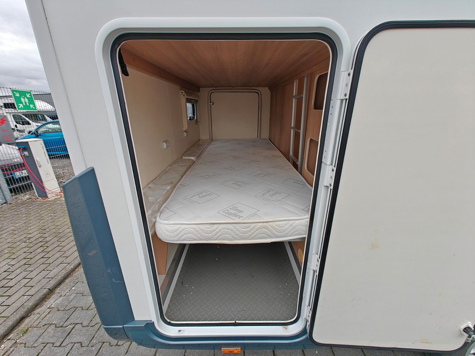 Fahrzeugabbildung Roller Team Kronos 275 - SAT, TV, Solar, 6 Sitz/Schlafplätze