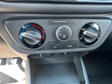 Hyundai i10 1.0 CONNECT & GO - NAVI - SOFORT