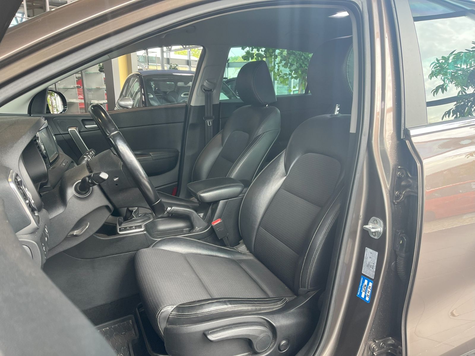 Fahrzeugabbildung Kia Sportage 2.0 CRDI AWD Spirit XEN NAV JBL 19"