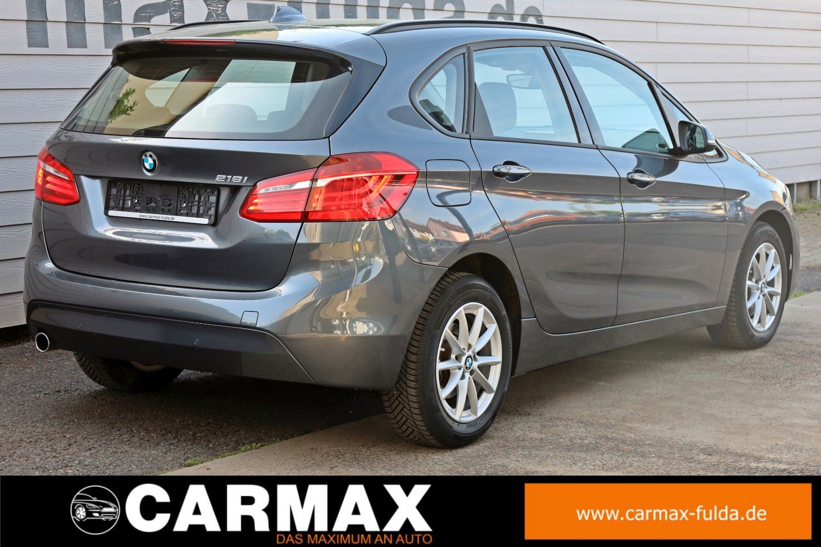 Fahrzeugabbildung BMW 218iA Advantage Active Tourer Navi,LED,SH,PDC