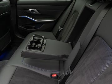 Fahrzeugabbildung BMW M340d xD 360°Panorama Laser HUD DAB Komfort 19"
