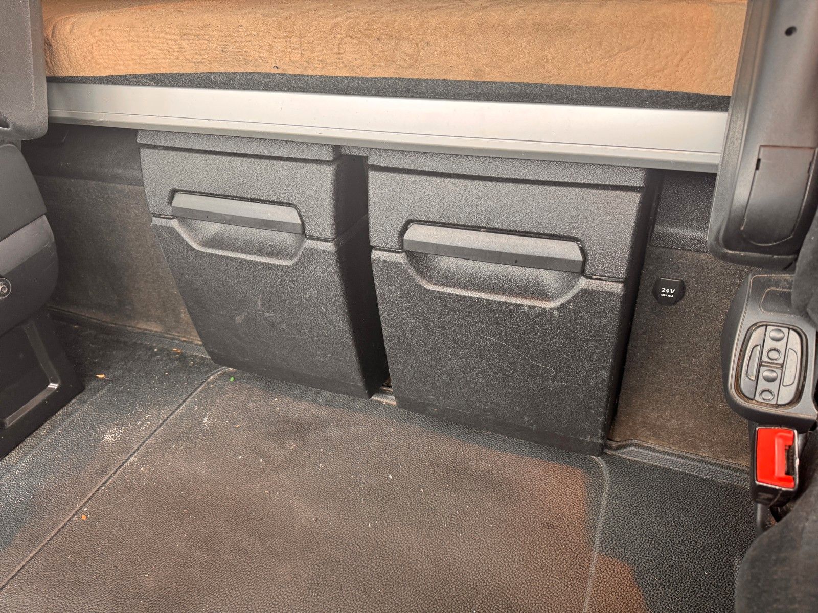 Fahrzeugabbildung Mercedes-Benz Actros 2542 LnR 6x2 Retarder Standklima