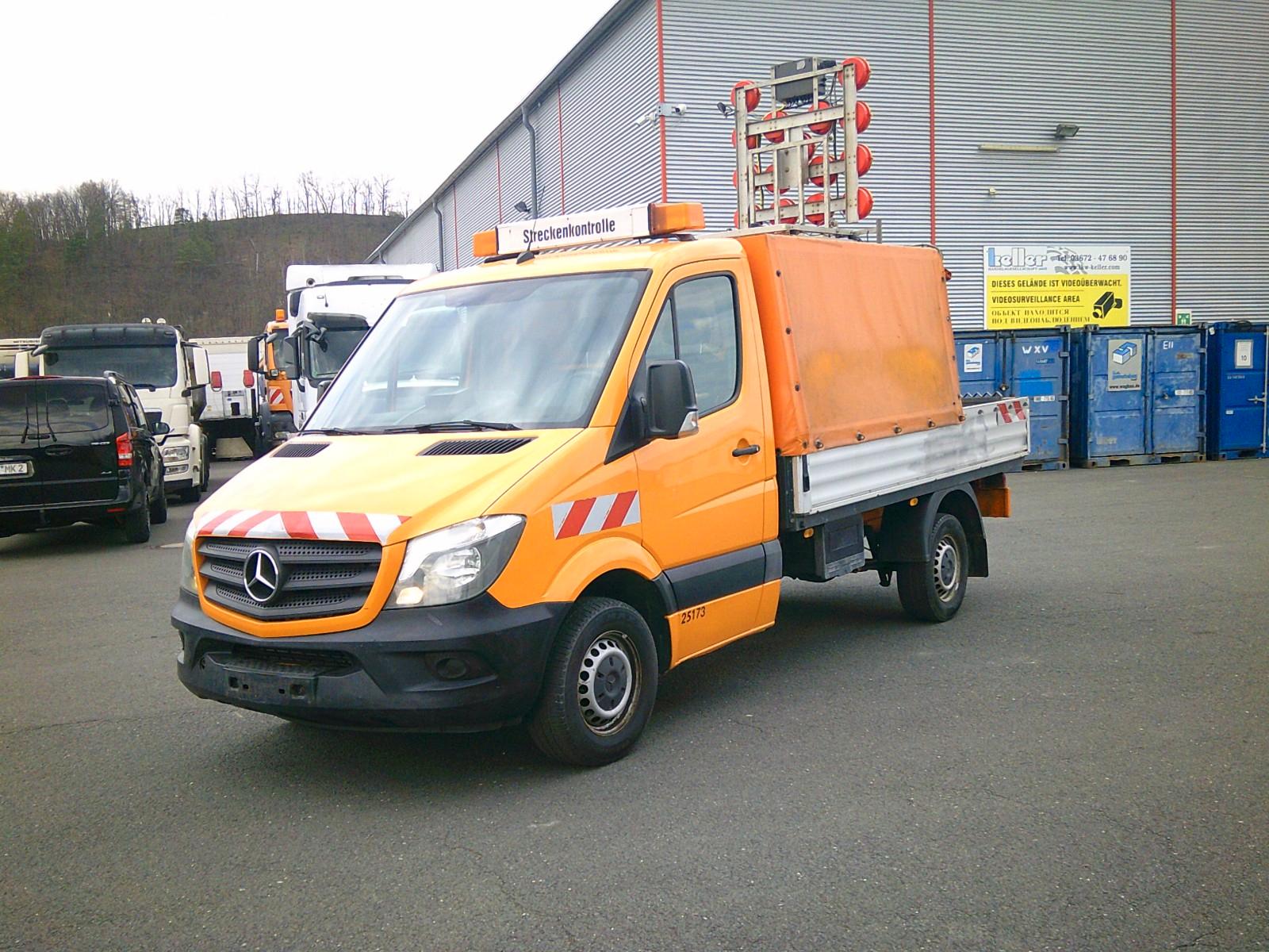 Mercedes-Benz Sprinter Pritsche 316 CDI mit Warntafel