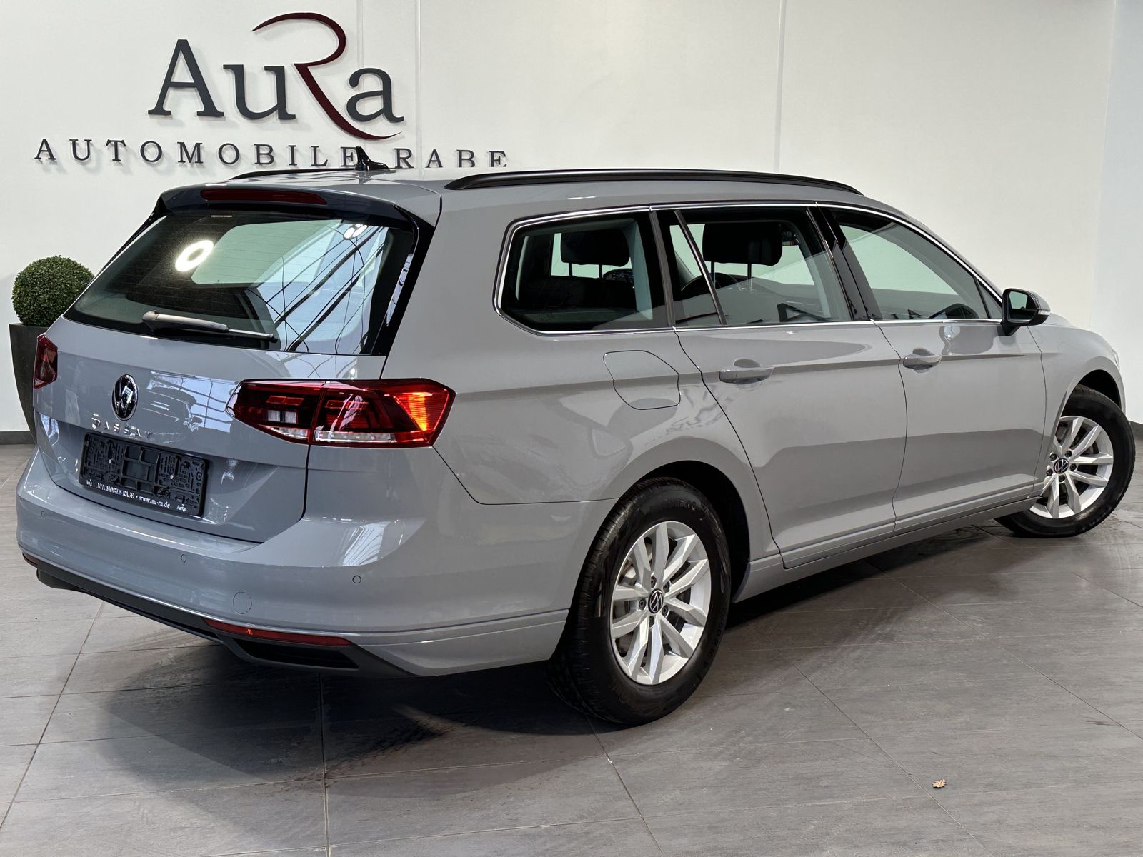 Fahrzeugabbildung Volkswagen Passat Variant 2.0 TDI DSG Business NAV+LED+ACC