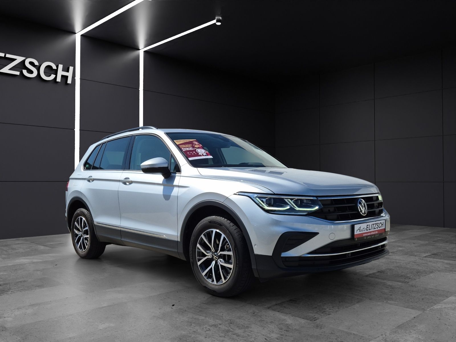 Fahrzeugabbildung Volkswagen Tiguan eHybrid Life DSG Matrix AHK Navi AID ACC