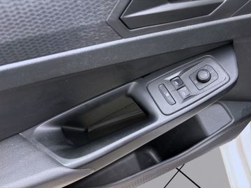 Volkswagen Caddy - 10