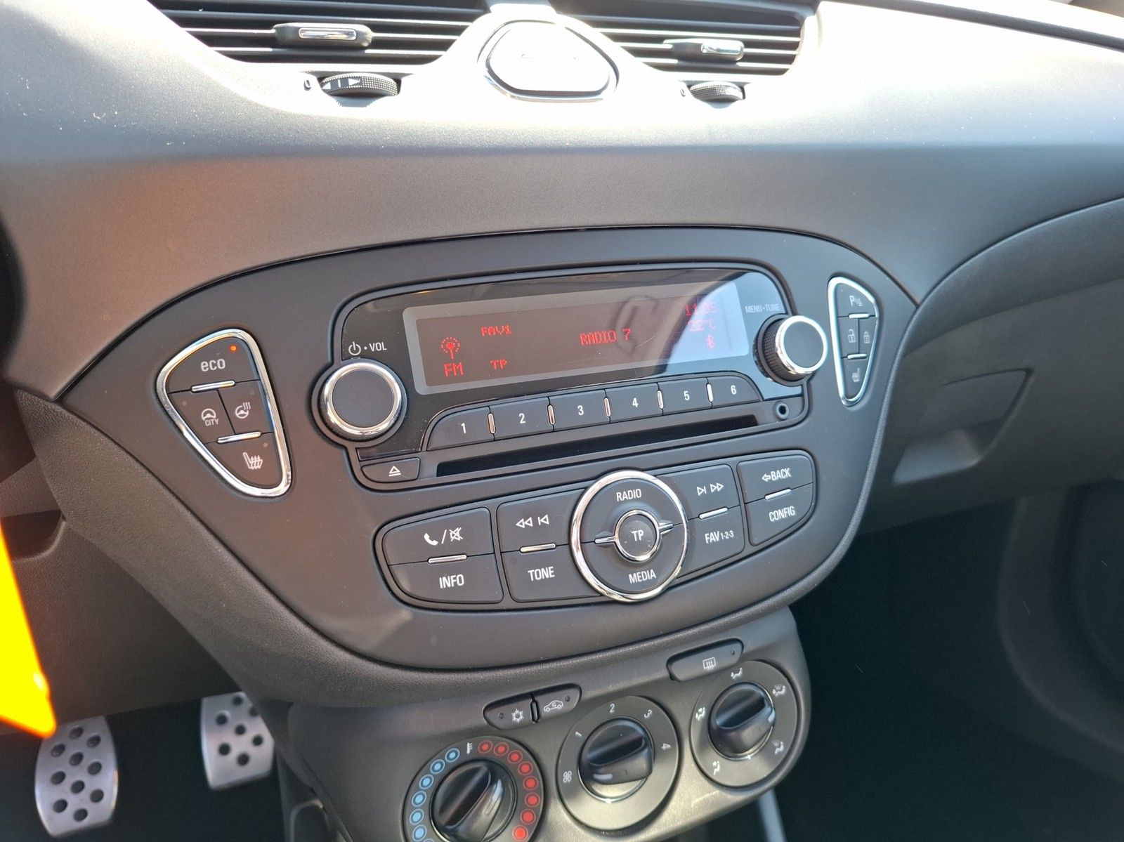 OPEL Corsa E 1.4 Edition / OPC-LINE / KLIMA / TEMPOMA - Image 13