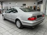 Mercedes-Benz CLK 200 Elegance, Leder, GSHD, PDC, Sitzheizung - Mercedes-Benz CLK 200: Coupe