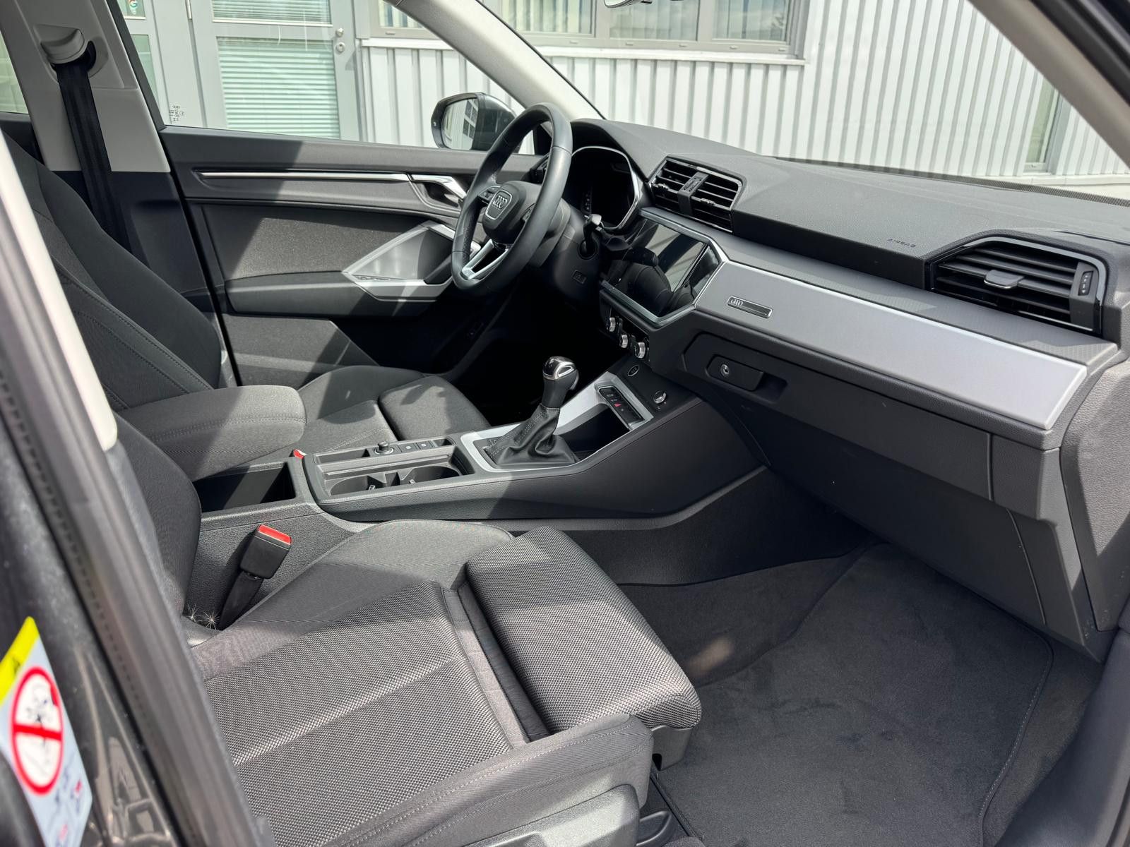 Audi Q3 35 TFSI S line AHK /  foto 8