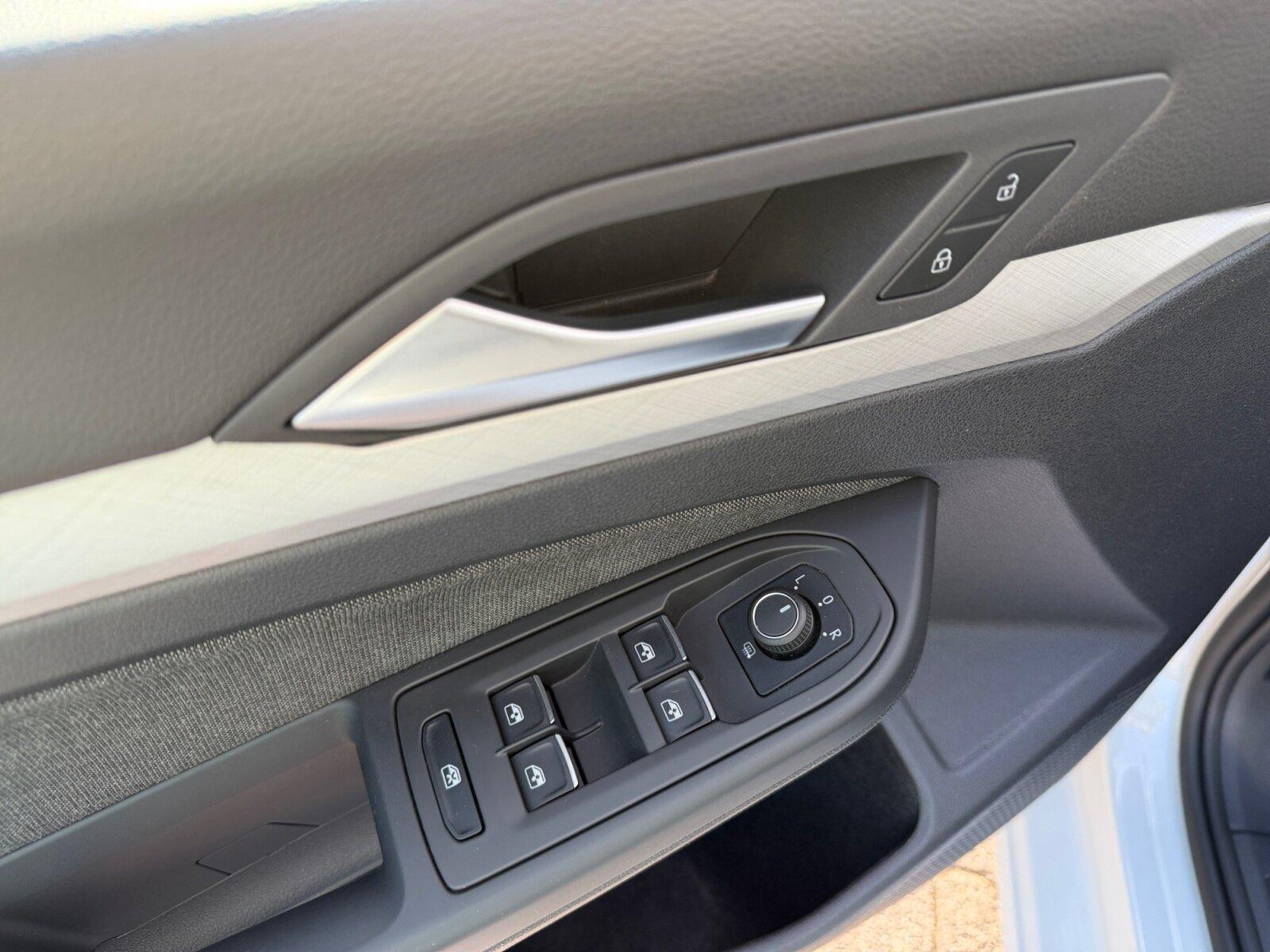 Volkswagen Golf VIII 1.0 eTSI Life OPF (EURO 6d) Navi/Autom, миниатюра 11