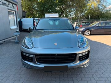 Porsche Cayenne - 2