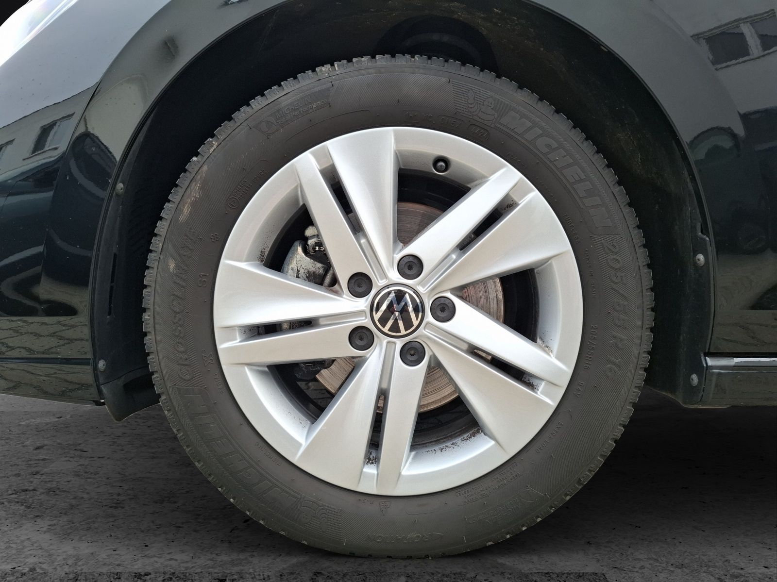 Fahrzeugabbildung Volkswagen Golf VIII Variant TSI Life Standhzg. LED Navi AI