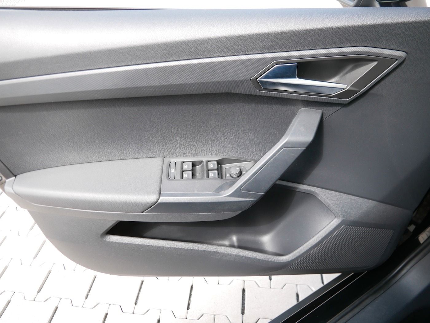 Fahrzeugabbildung SEAT Arona 1.0 Style ACC NAVI PDC LED Klimaautomatik