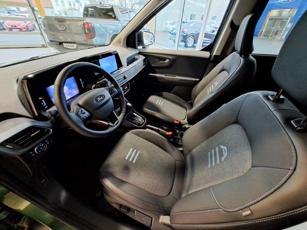 Fahrzeugabbildung Ford Tourneo Courier Active Automatik
