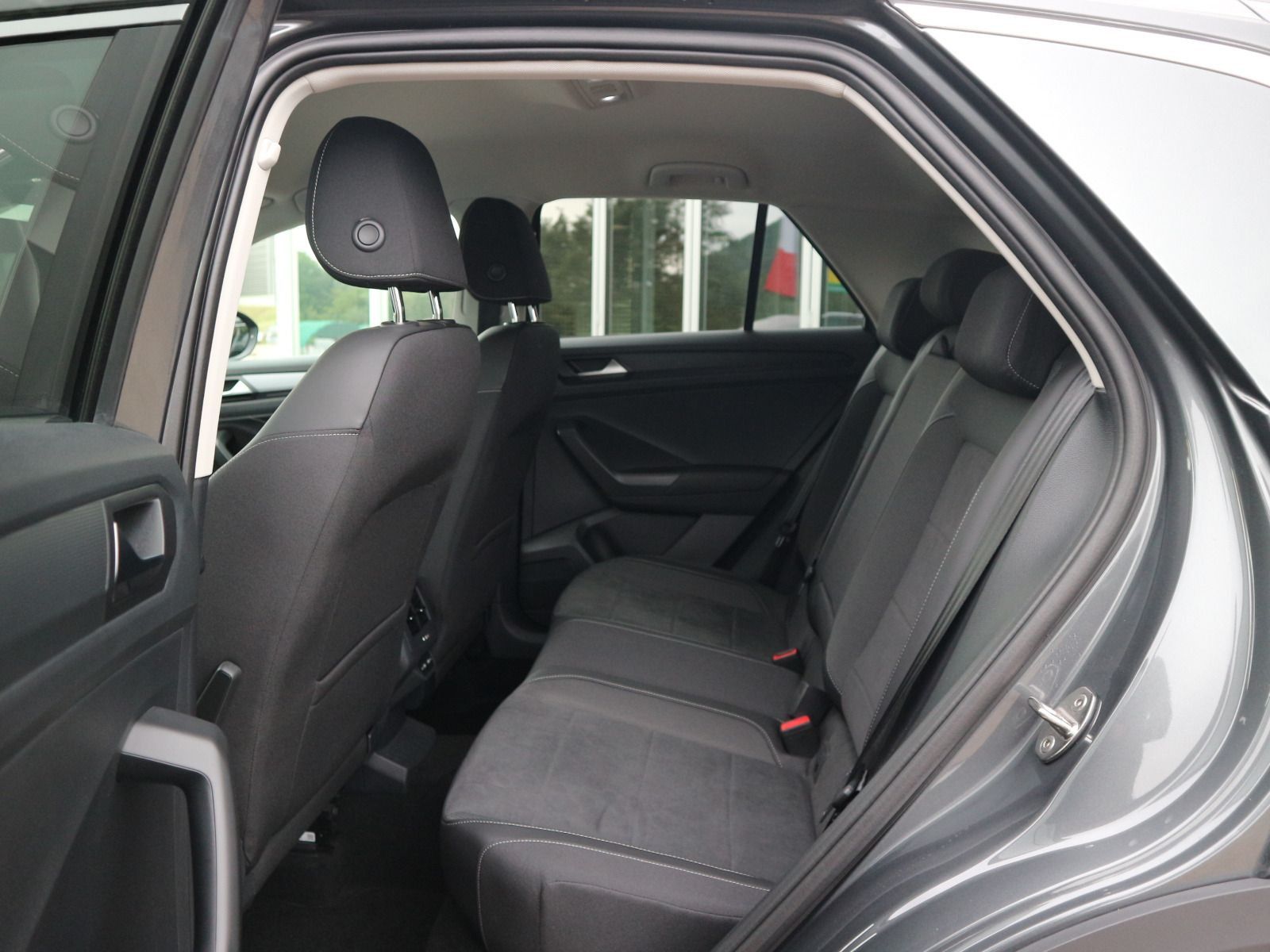 Volkswagen T-Roc - Bild 11