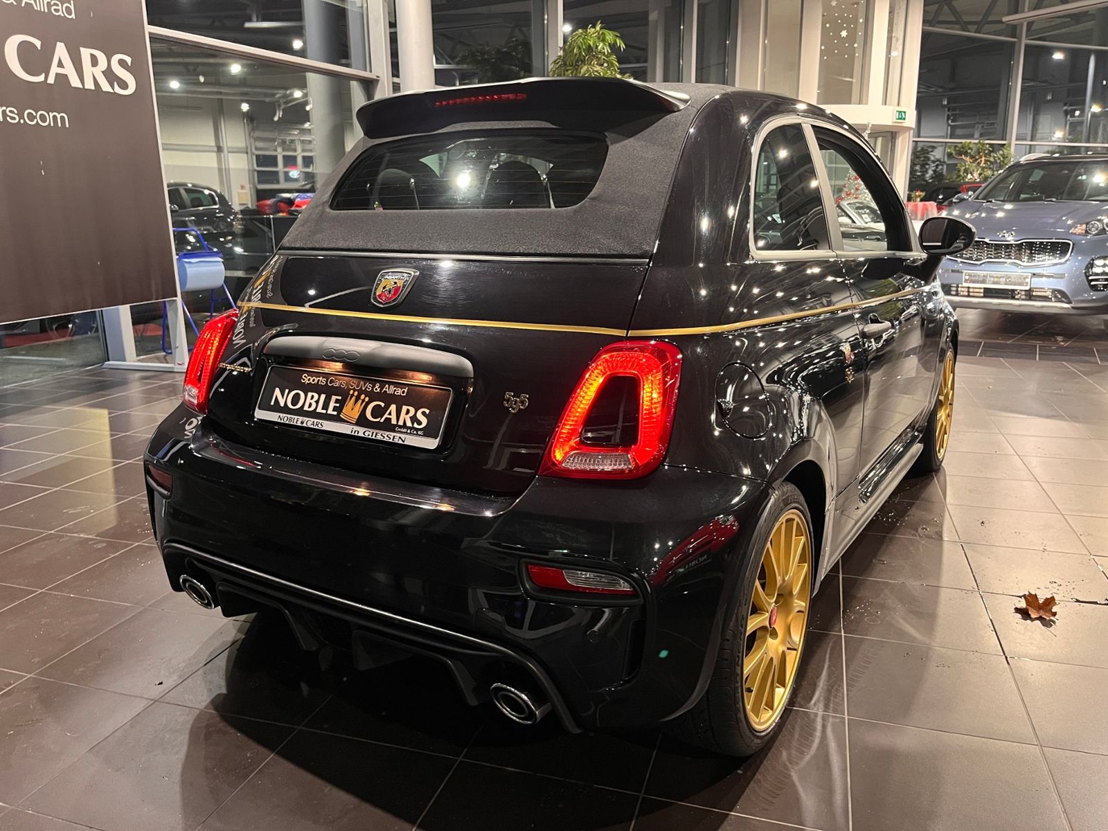 Fahrzeugabbildung Abarth 595C Scorpioneoro Turismo - 2000 Stk weltweit!