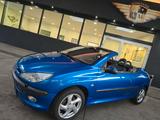 Peugeot 206 Cabriolet CC 1.6 Platinum LEDER/BT/AW-Reifen - Peugeot 206 mit Schiebedach