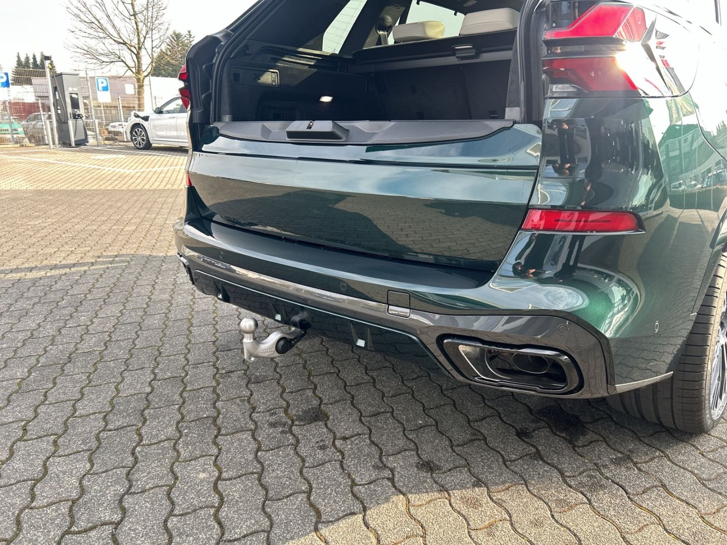 Fahrzeugabbildung BMW X5 xDrive50e M Sport Pro Park-Assistent Pano AHK