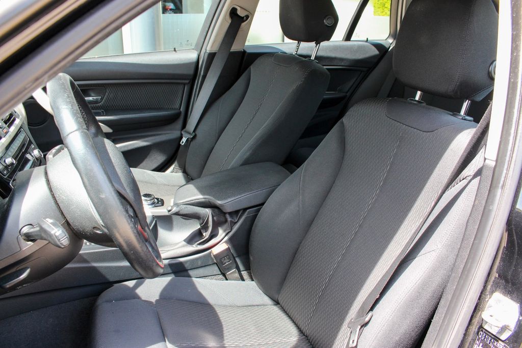 BMW 316d Touring / NAVI BUSINESS / SITZHEIZUNG / PDC BMW 316d Touring / NAVI BUSINESS / SITZHEIZUNG / PDC