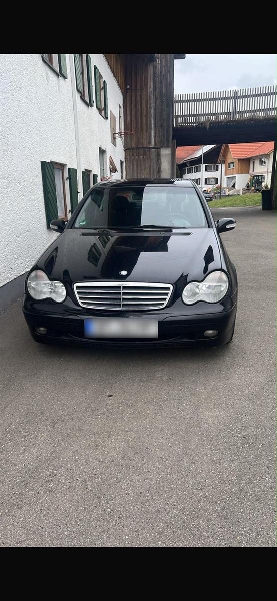 Mercedes-Benz C 220