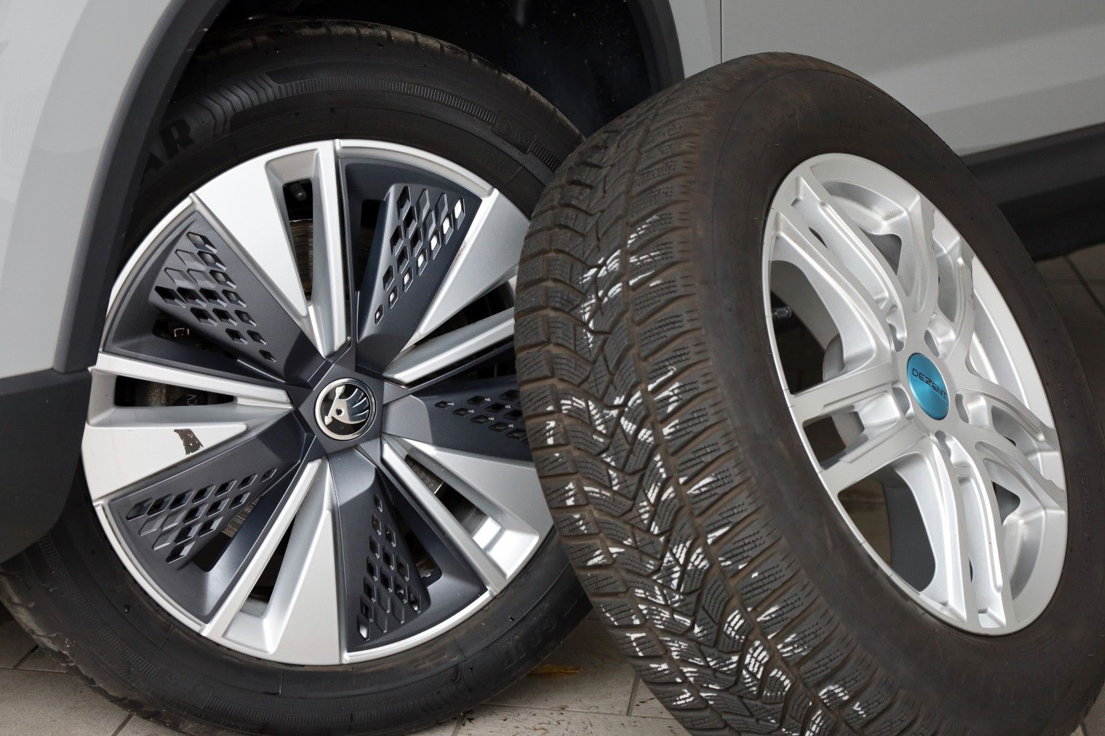 Fahrzeugabbildung SKODA Karoq Ambition,Navi,PDc,8 fach Alräder!