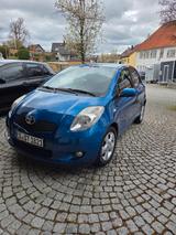 Toyota Yaris 1.3 Executive Auto.  - Toyota Yaris Executive mit Benzin-Antrieb