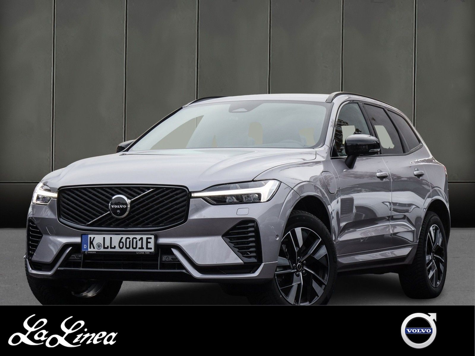 Volvo XC60 T6 Recharge AWD Plus Dark Reskin NP: 80.750