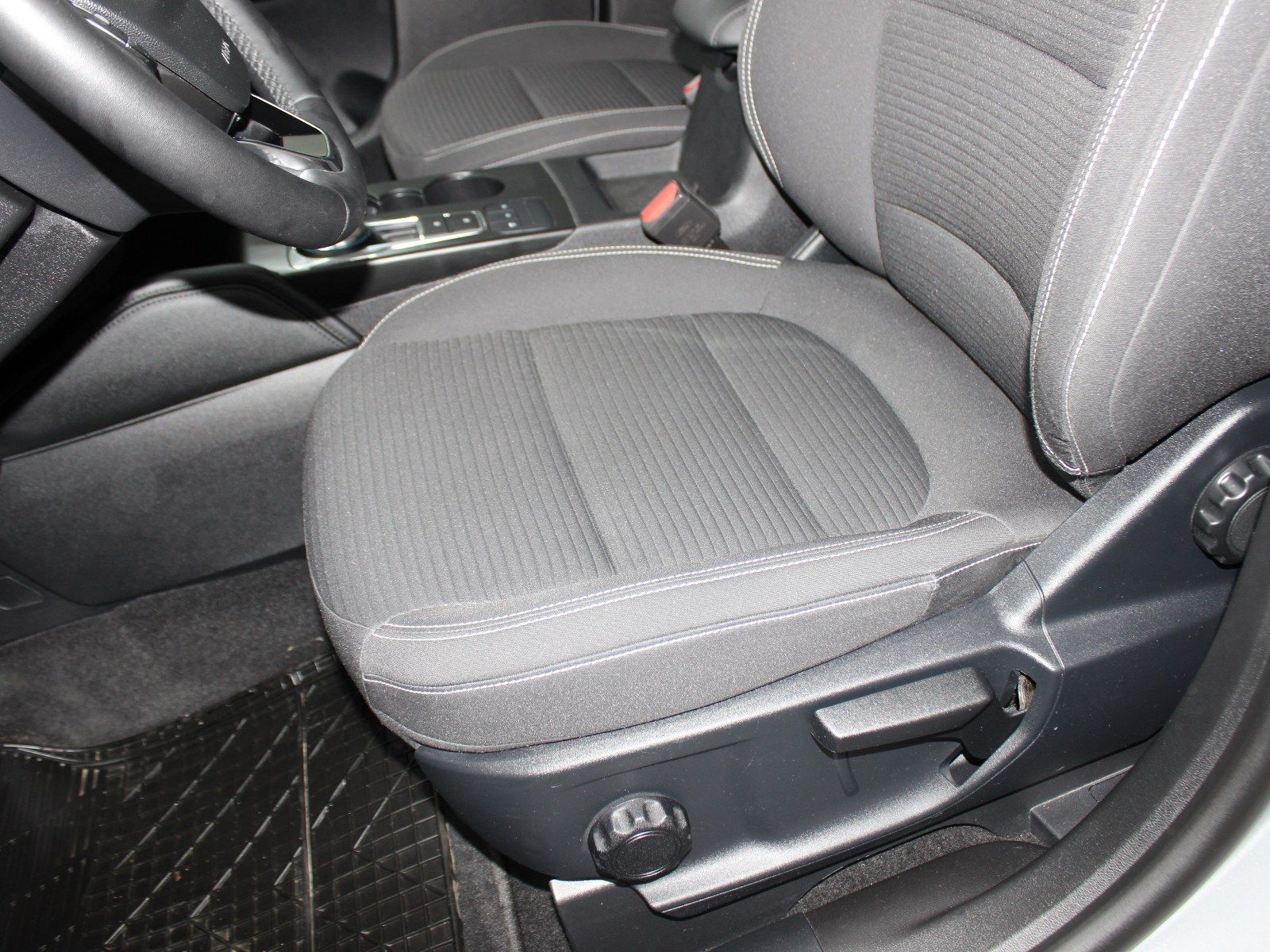 Fahrzeugabbildung Ford Kuga Plug-In Hybrid PHEV Titanium