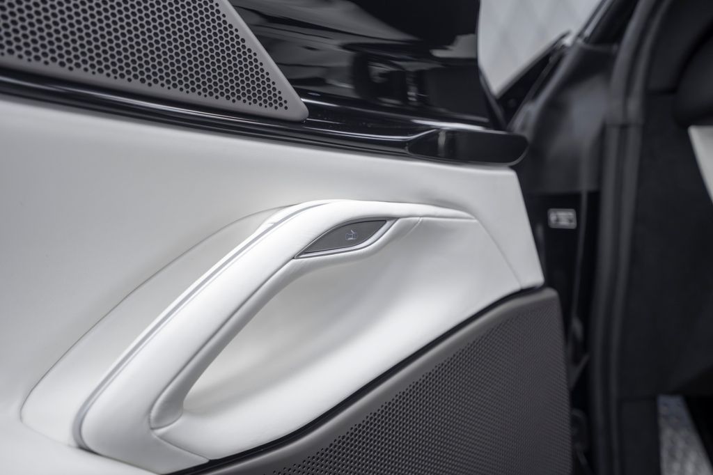 Purosangue BLACK/WHITE FULL CARBON PANORAMIC - Bild 23