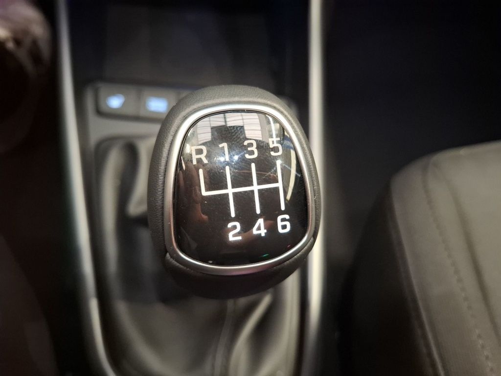 Fahrzeugabbildung Hyundai i20 FL (MY25) 1.0 T-GDI (100 PS) 6-MT 2WD Prime