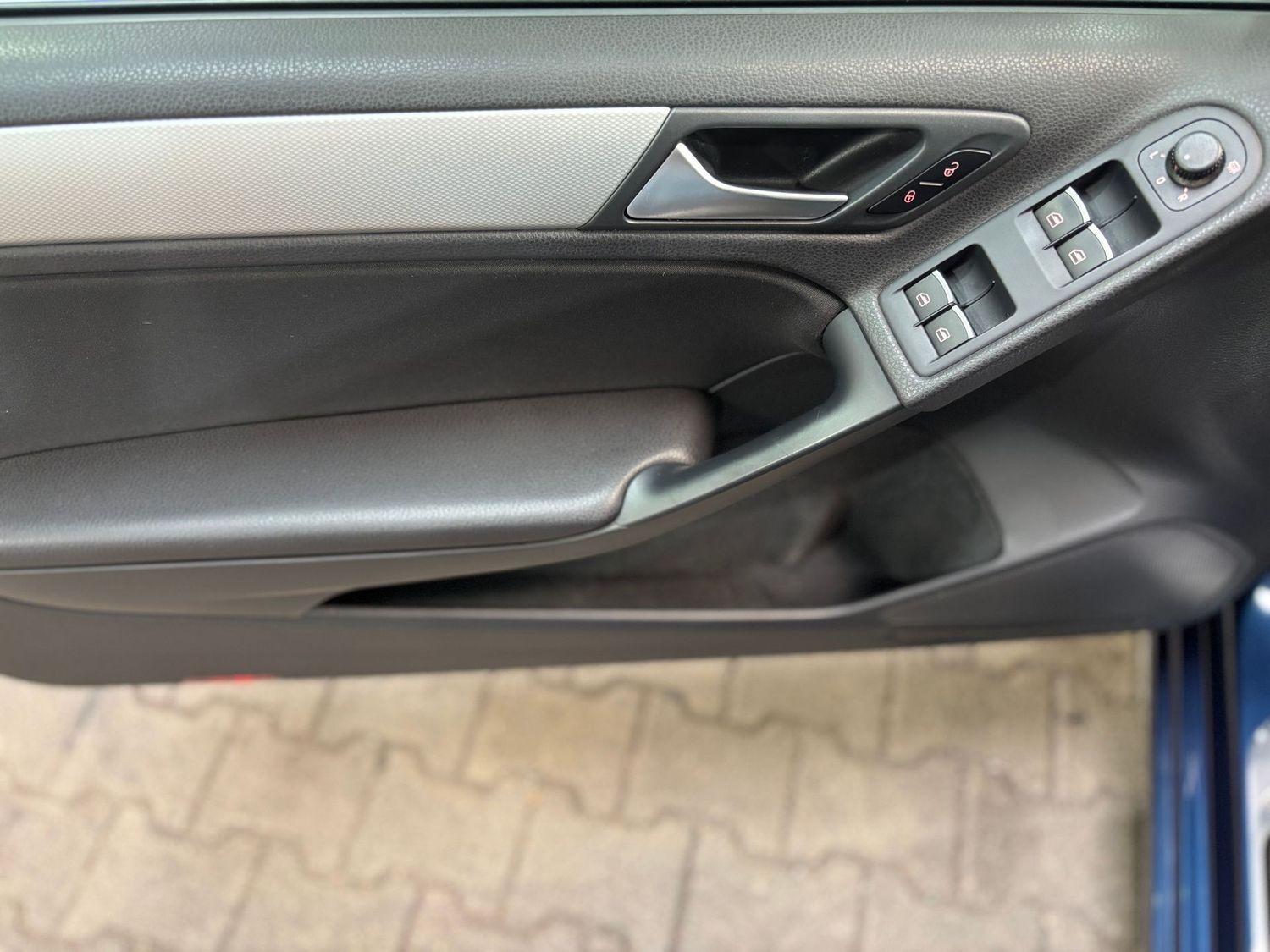 Fahrzeugabbildung Volkswagen Golf Cabrio 1.4TSI Life Klima#PDC#Tempomat
