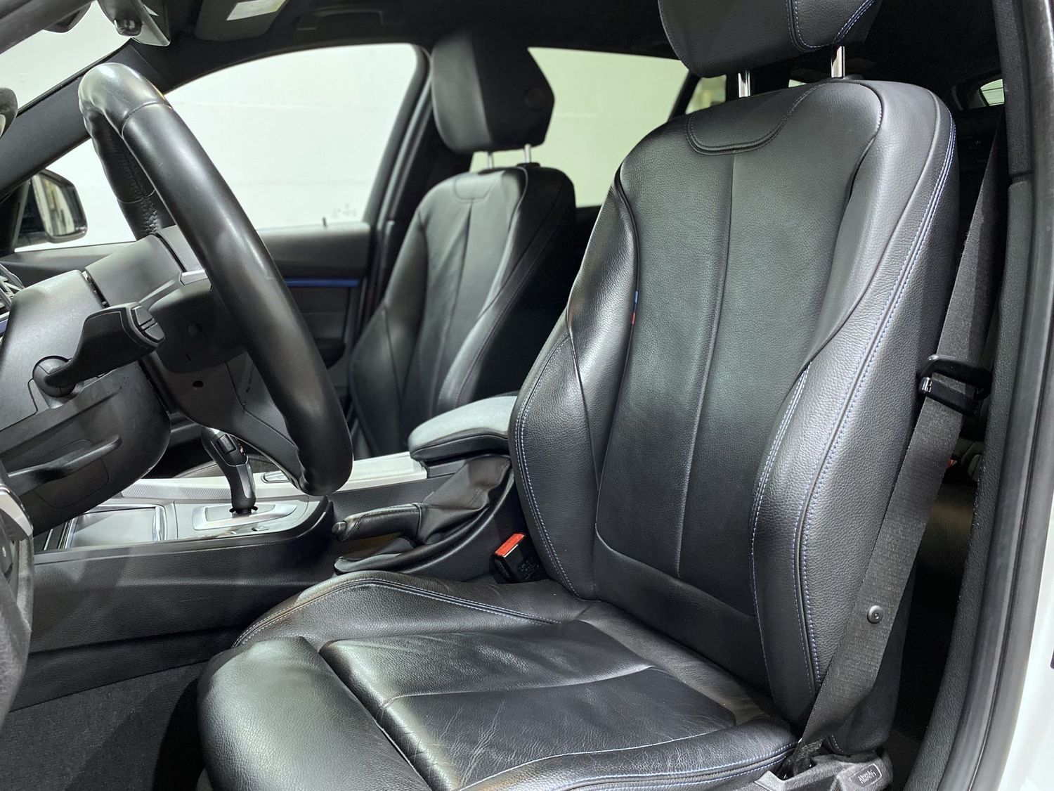 Fahrzeugabbildung BMW 318 d M Sport Shadow #LED#Leder#Tempomat#AHK#Nav