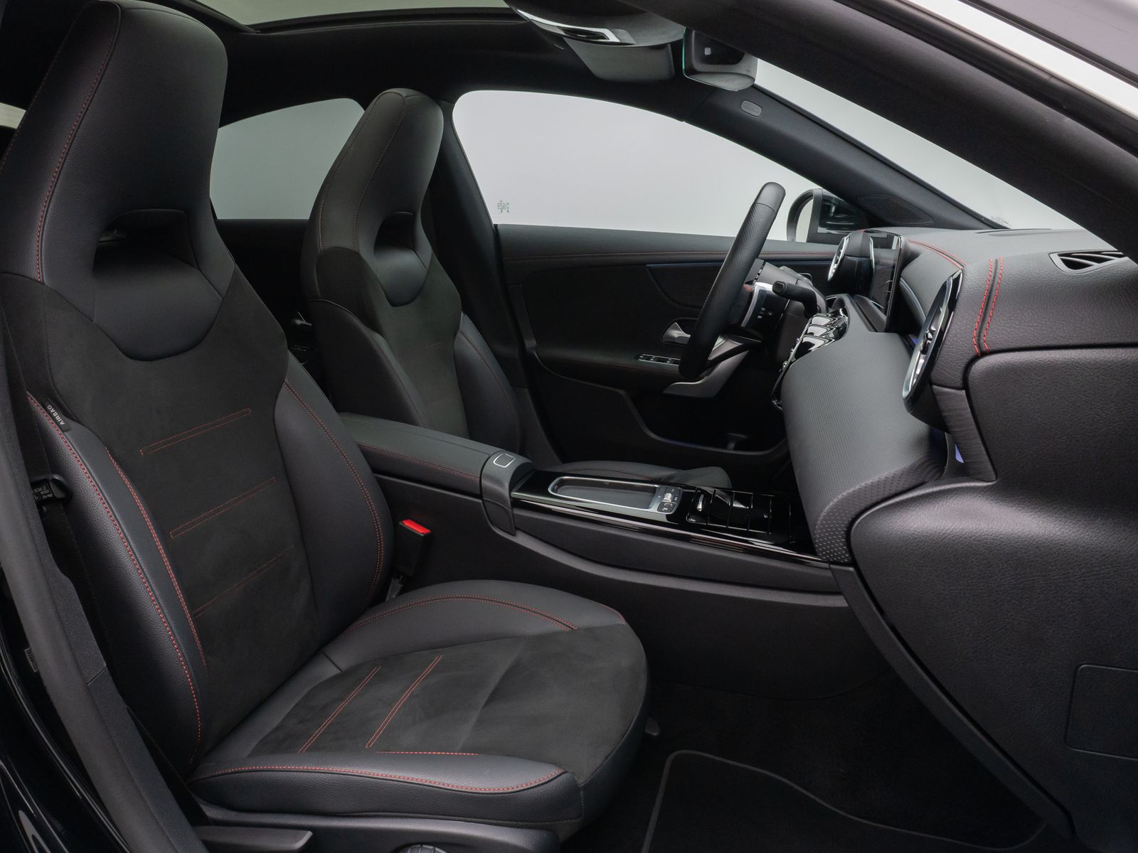 Fahrzeugabbildung Mercedes-Benz CLA 200d AMG Line Panorama 360°Lenkrhzg Komfort