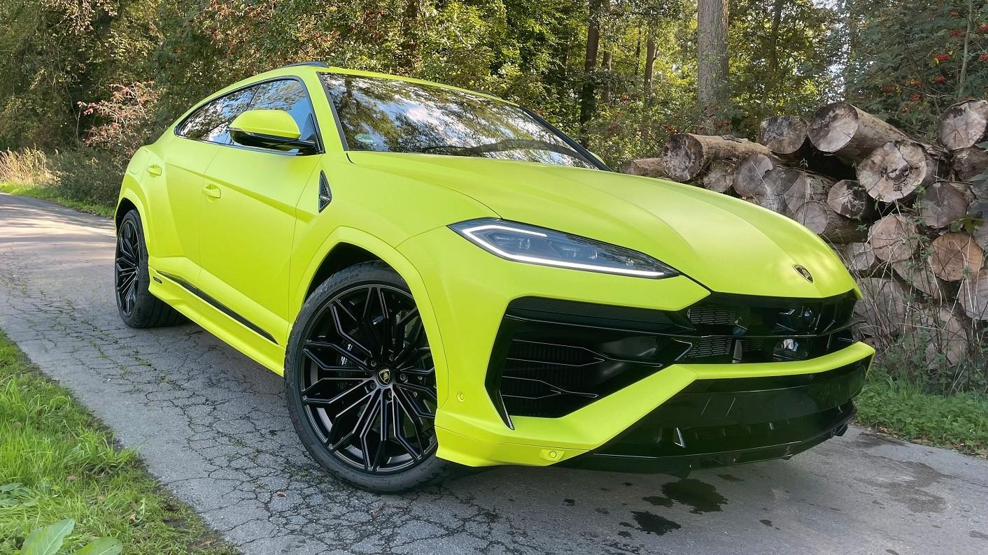 Lamborghini URUS SE+AD PERSONAM+MATT+B&O+23"+PANO+MASSAGE