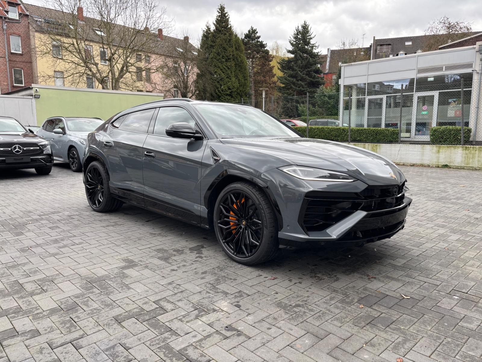 Lamborghini Urus SE/Carbon/AKRA/Bang&Olufsen/PANO/AHK