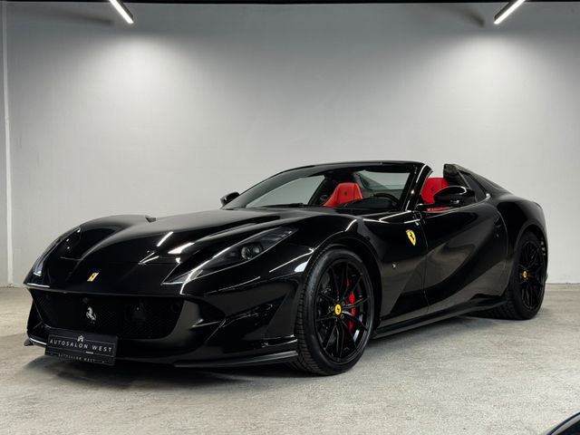 FERRARI 812